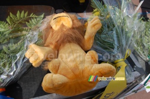 The LCL lion for the yellow jersey winner (1045x)