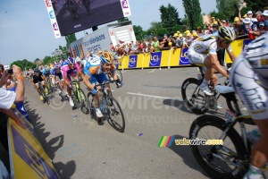 Tyler Farrar (Garmin-Transitions) & Alessandro Petacchi (Lampre-Farnese Vini) déjà plus d'une longueur de vélo derrière Mark Cavendish (HTC-Columbia) (306x)