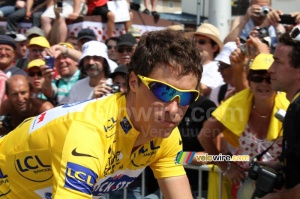 Sylvain Chavanel (Quick Step) in yellow (472x)