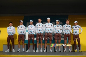 The AG2R La Mondiale team (413x)