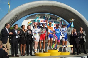 The Paris-Tours 2010 podium - elite, espoirs & km Paris-Tours (3) (391x)