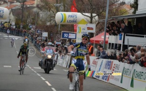 Lieuwe Westra (Vacansoleil-DCM Pro Cycling Team) wins the Classic Loire Atlantique 2011 (551x)