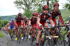 Cadel Evans and the BMC Racing Team (441x)