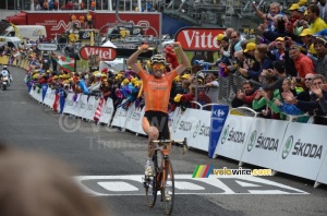 Samuel Sanchez (Euskaltel-Euskadi) remporte l'étape (569x)
